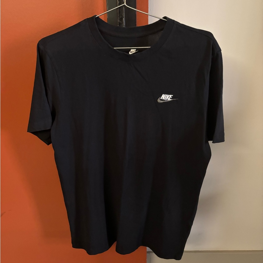 Nike Men's Plain Black T-Shirt Size Medium